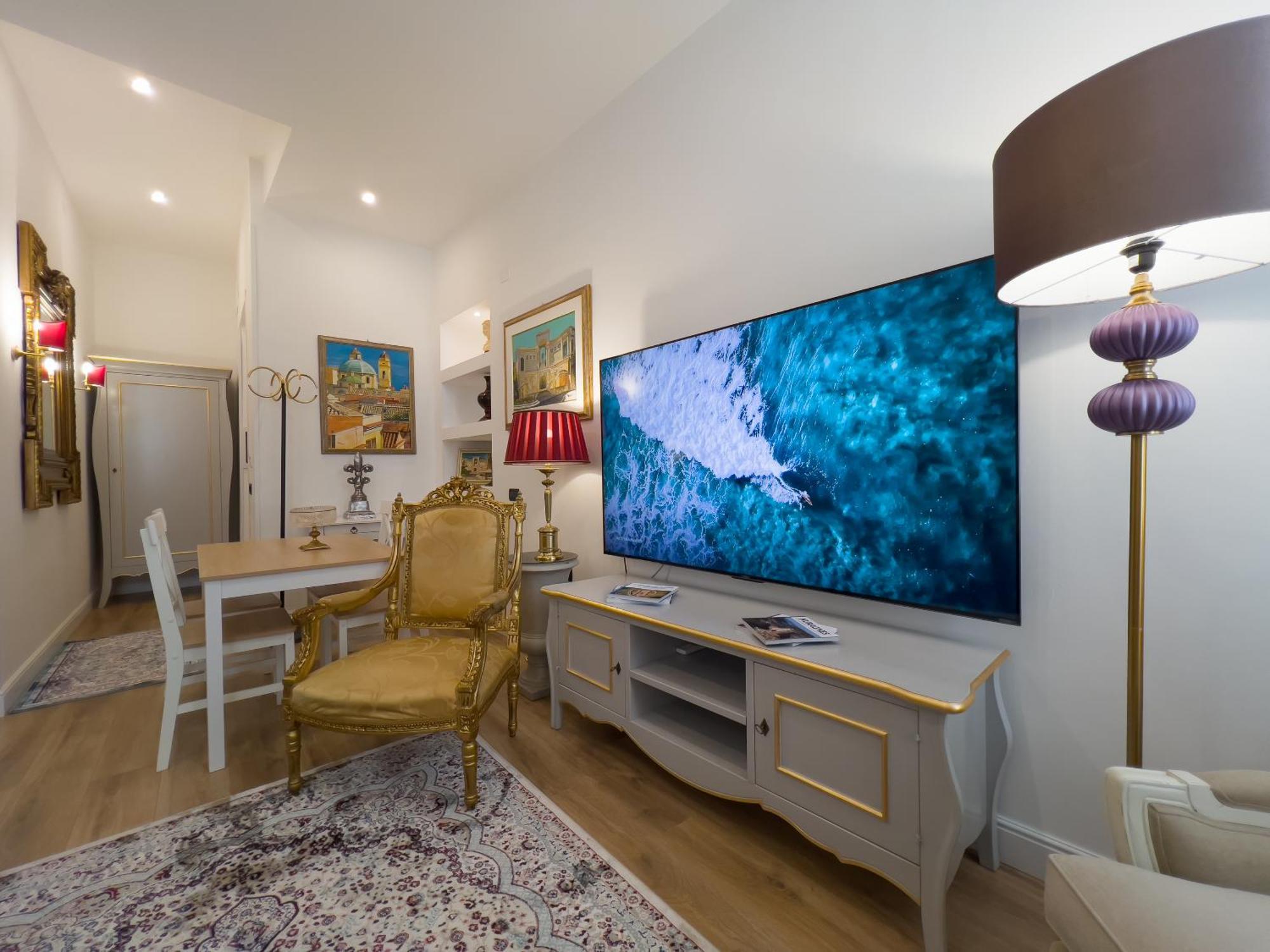 Apartment In The City Centre - Free Parking Каляри Екстериор снимка