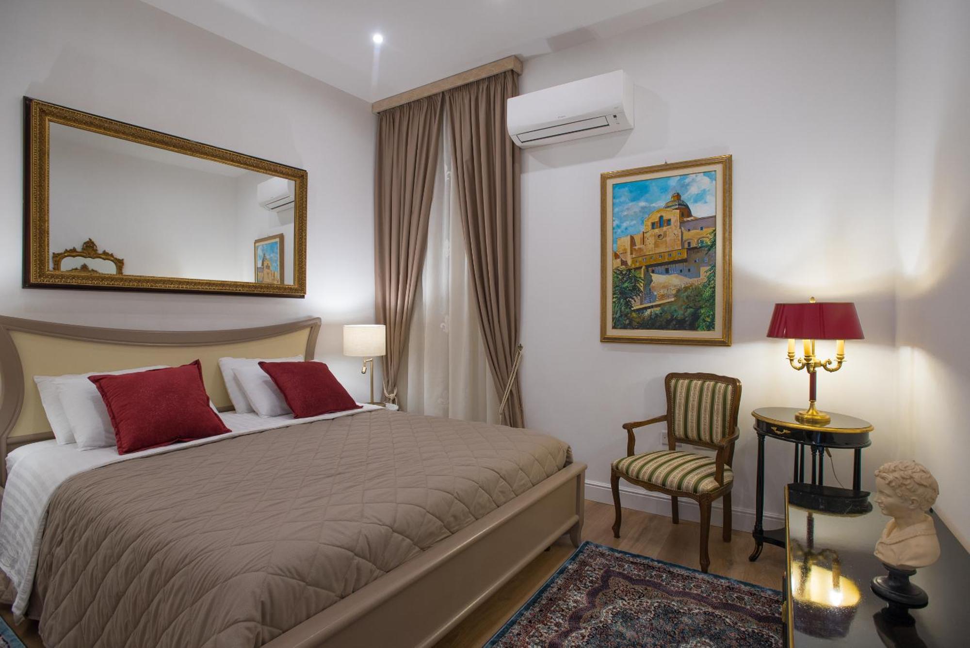 Apartment In The City Centre - Free Parking Каляри Екстериор снимка